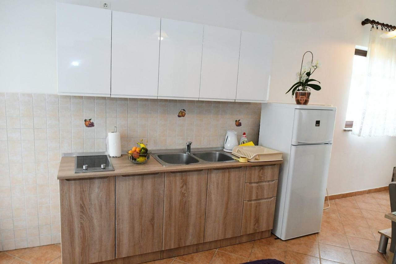 Studio Apartman Kris Marinici  Dış mekan fotoğraf