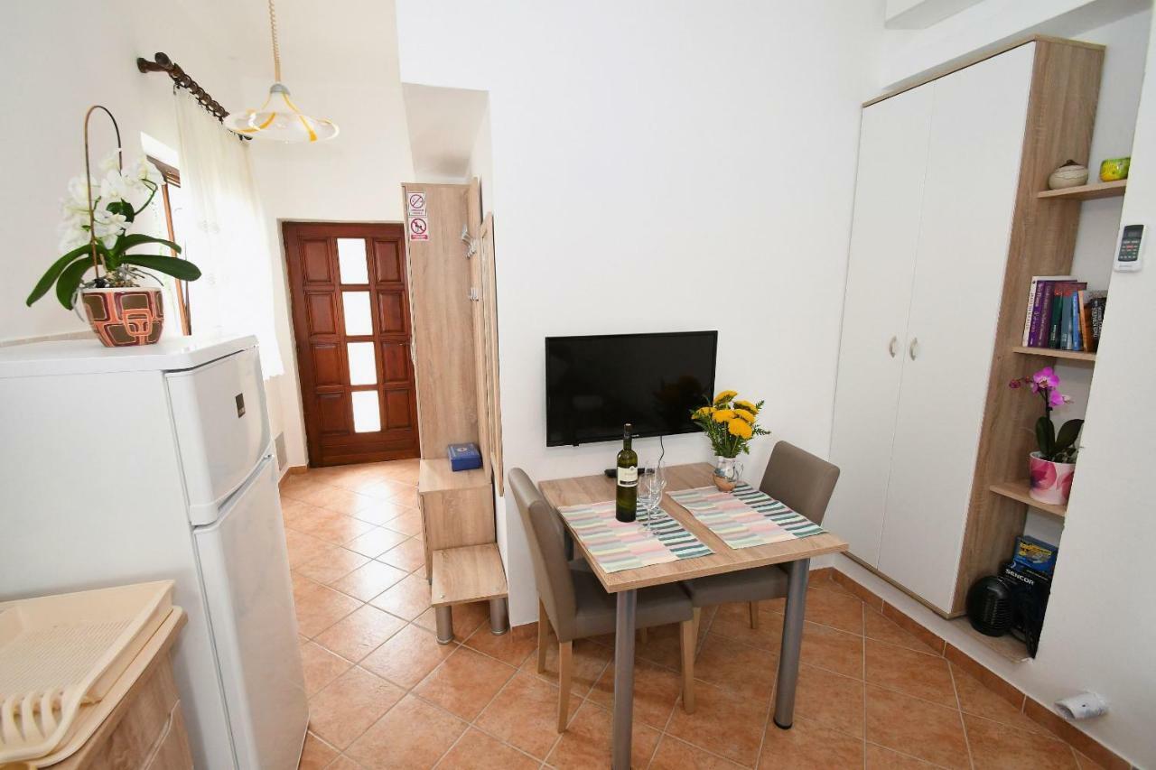 Studio Apartman Kris Marinici  Dış mekan fotoğraf